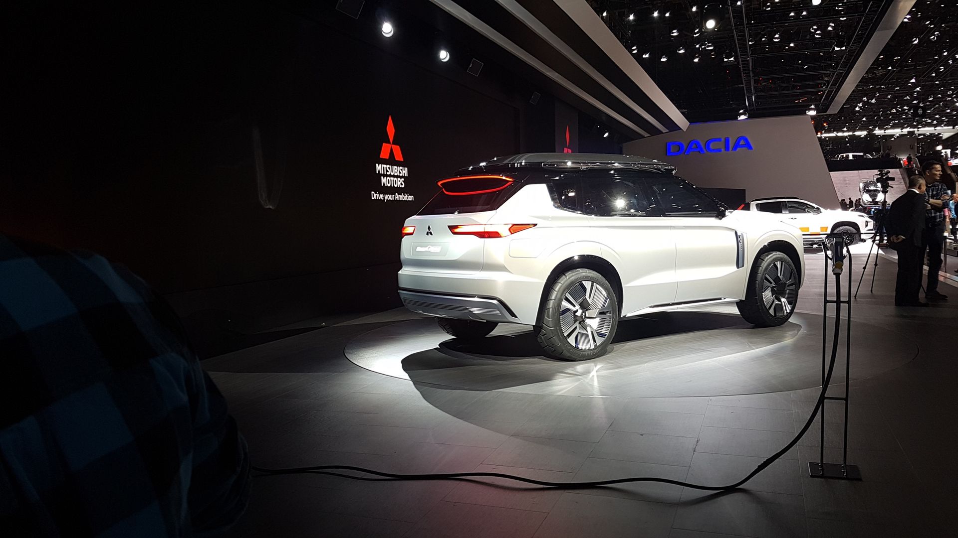 Mitsubishi Englelberg Tourer (2019)