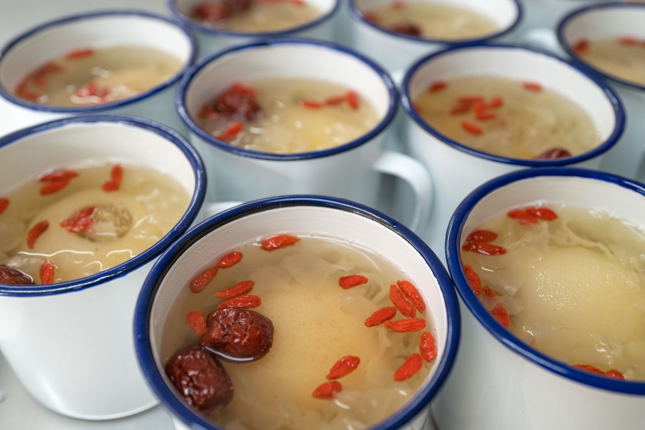 You can add goji berries to your favorite desserts.