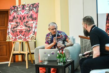 Kolaż to manifest przeciwko światu? Gorąca dyskusja na Uniwersytecie Merito WSB w Bydgoszczy. Znamy odpowiedź