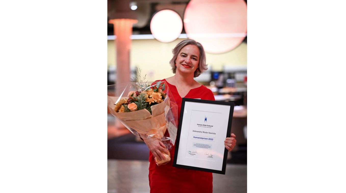 Aleksandra Weder Sawicka odbiera Nagrodę Humanistyczną 