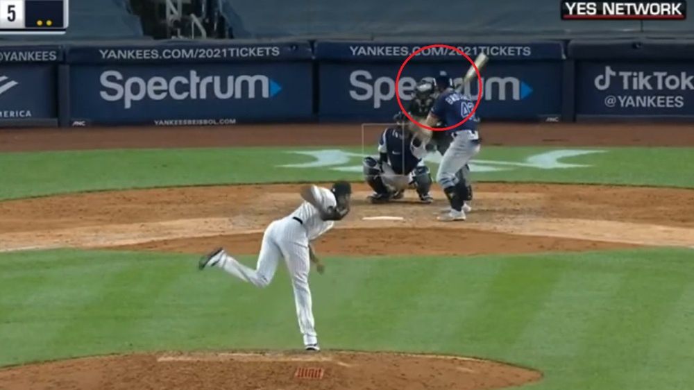 Zawodnik uderzony piłką w głowę