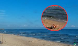 Była godz. 7:30. Ujęcie z plaży w Mrzeżynie. Spójrzcie na plażowicza