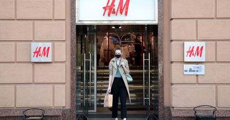 H&M zamyka setki sklepów. Sieć stawia na sprzedaż internetową