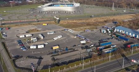 Działka przy stadionie sprzedana. Powstanie tu 390 mieszkań w ramach programu Mieszkanie Plus