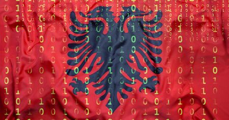 "Albański wirus" powrócił. Chce, żebyś sam się zhakował