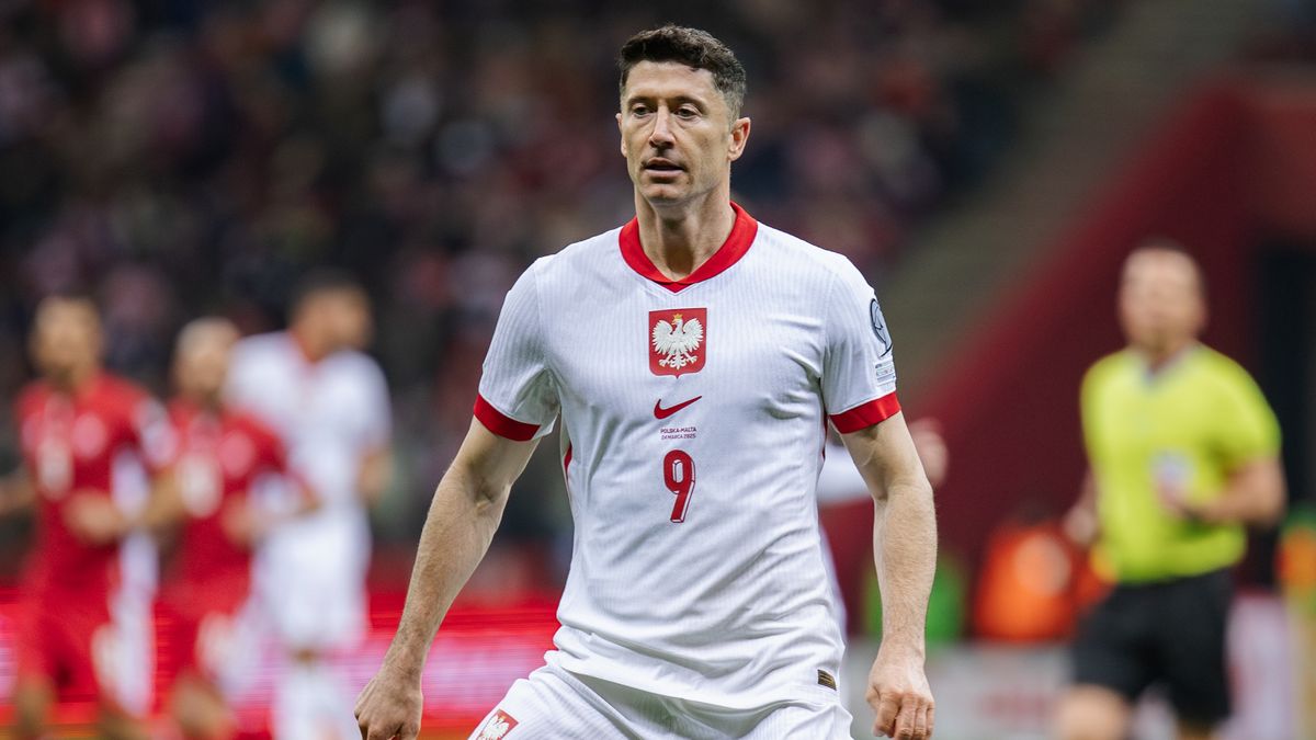 WARSAW, POLAND - 2025/03/24: Robert Lewandowski of Poland seen in action during the European Qualifiers for the 2026 FIFA World Cup match between Poland and Malta at PGE Narodowy Stadium. Final score Poland 2 : 0 Malta. (Photo by Mikolaj Barbanell/SOPA Images/LightRocket via Getty Images)