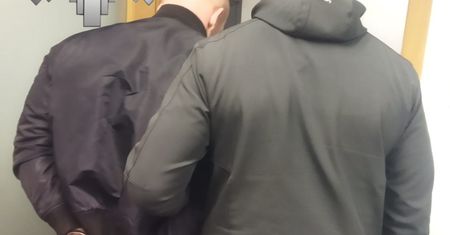 Policja dopadła 33-latka. Odpowie za oszustwa metodą "na policjanta"