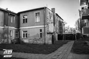Wyburzanie kamienic przy ul. Ludowej w Pile.
