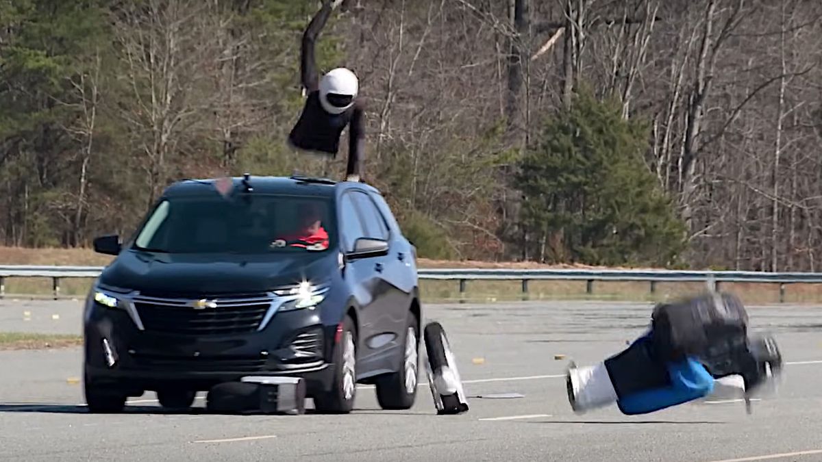 Nie każde auto reaguje na motocyklistę