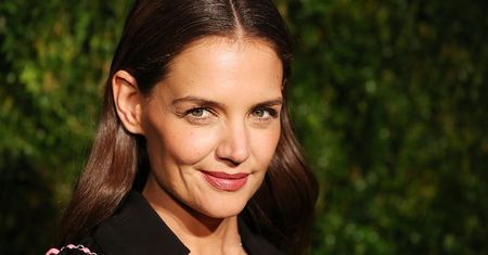 Katie Holmes w spodniach z sieciówki. To będzie hit sezonu!