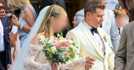 Dekolt żony Brzozowskiego pod lupą ekspertki. Stylistka komentuje