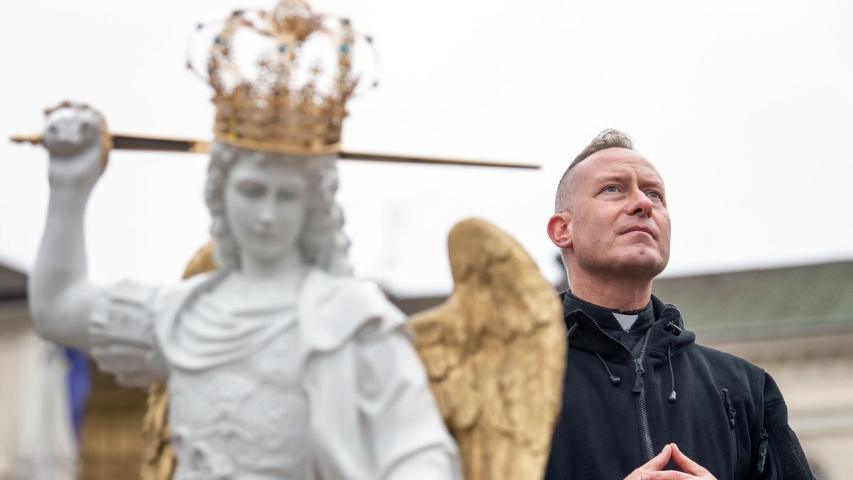 Ks. Dominik Chmielewski
