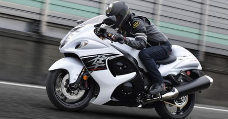 Suzuki Hayabusa – osiągi i cena kultowego modelu, który zniknął z Europy