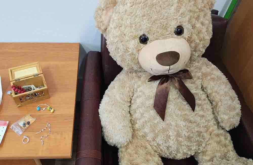 Łęczyca: Włamywacze ukradli z domu… pluszowego misia