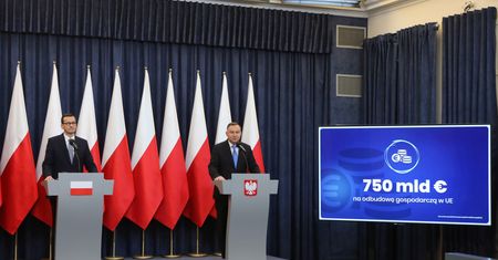 Koziński: "Propozycje Unii dla Polski są korzystne. Ale czy na pewno rząd ma tak wielki powód do dumy?" [OPINIA]