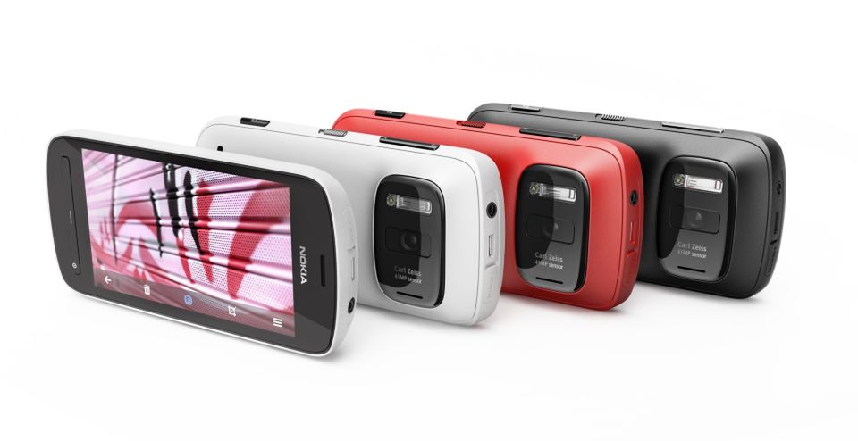 Play wprowadza do oferty Nokię PureView, dwa Androidy i featurephone'a 3