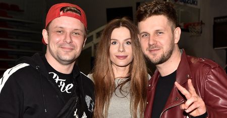 Antek Królikowski zabrał Izabelę na kolejny event. Odsłoniła PŁASKI brzuch (ZDJĘCIA)