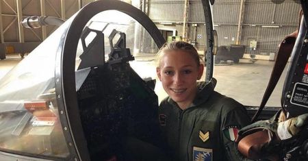 Pilotka zgłosiła mobbing i została wydalona z uczelni. Teraz broni Ukrainy
