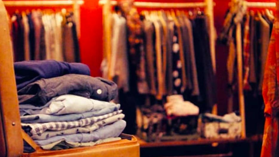 Warszawa. Drugi obieg rzeczy to sposób na konsumpcyjne szaleństwo. W galerii handlowej Arkadia pojawił się pierwszy sklep, w którym można kupić rzeczy z drugiej ręki i wesprzeć ideę dobroczynności