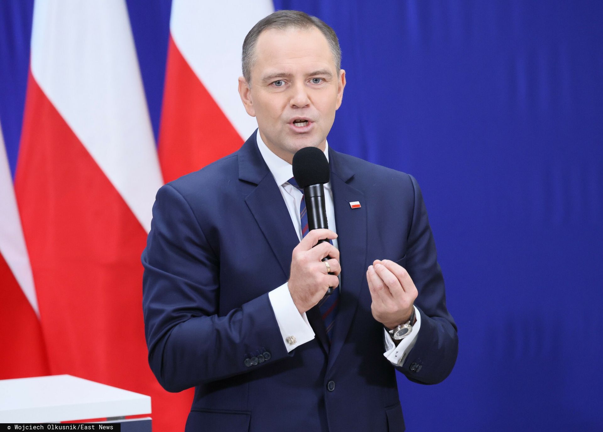 wiadomości,aktualności,WP Wiadomości Merytoryka czy polityczna gra? Polacy ocenili weta Nawrockiego, jest sondaż