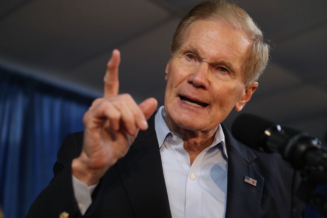 Bill Nelson oskarża Bezosa o robienie zamieszania 