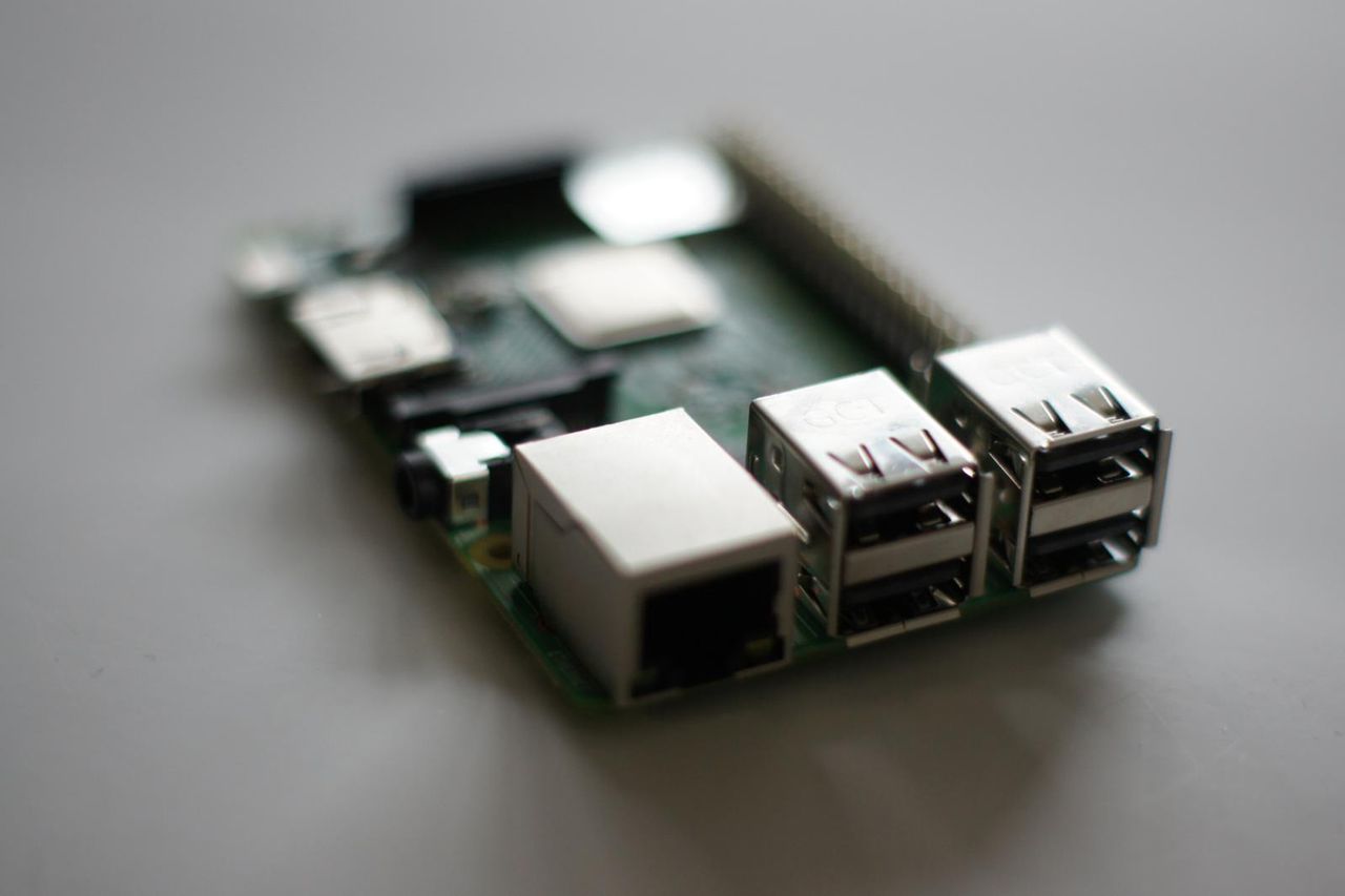 Test Raspberry Pi 3 Model B+, czyli jak odgrzać dwuletni kotlet, by był smaczny