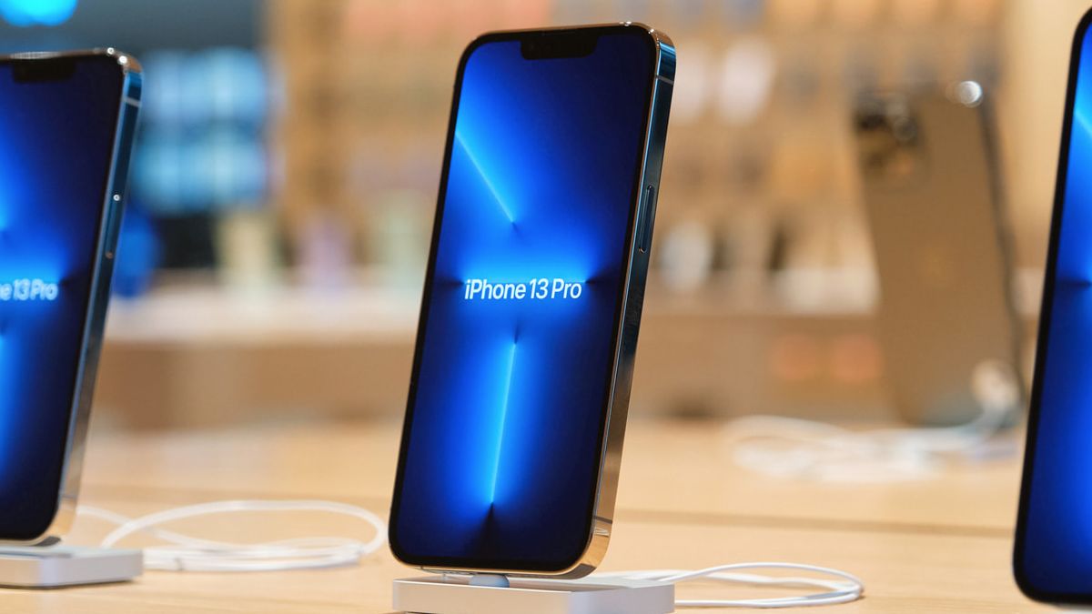 Apple w ogniu krytyki. iPhone 13 Pro nie lubi się z ładowarką za 700 zł 1