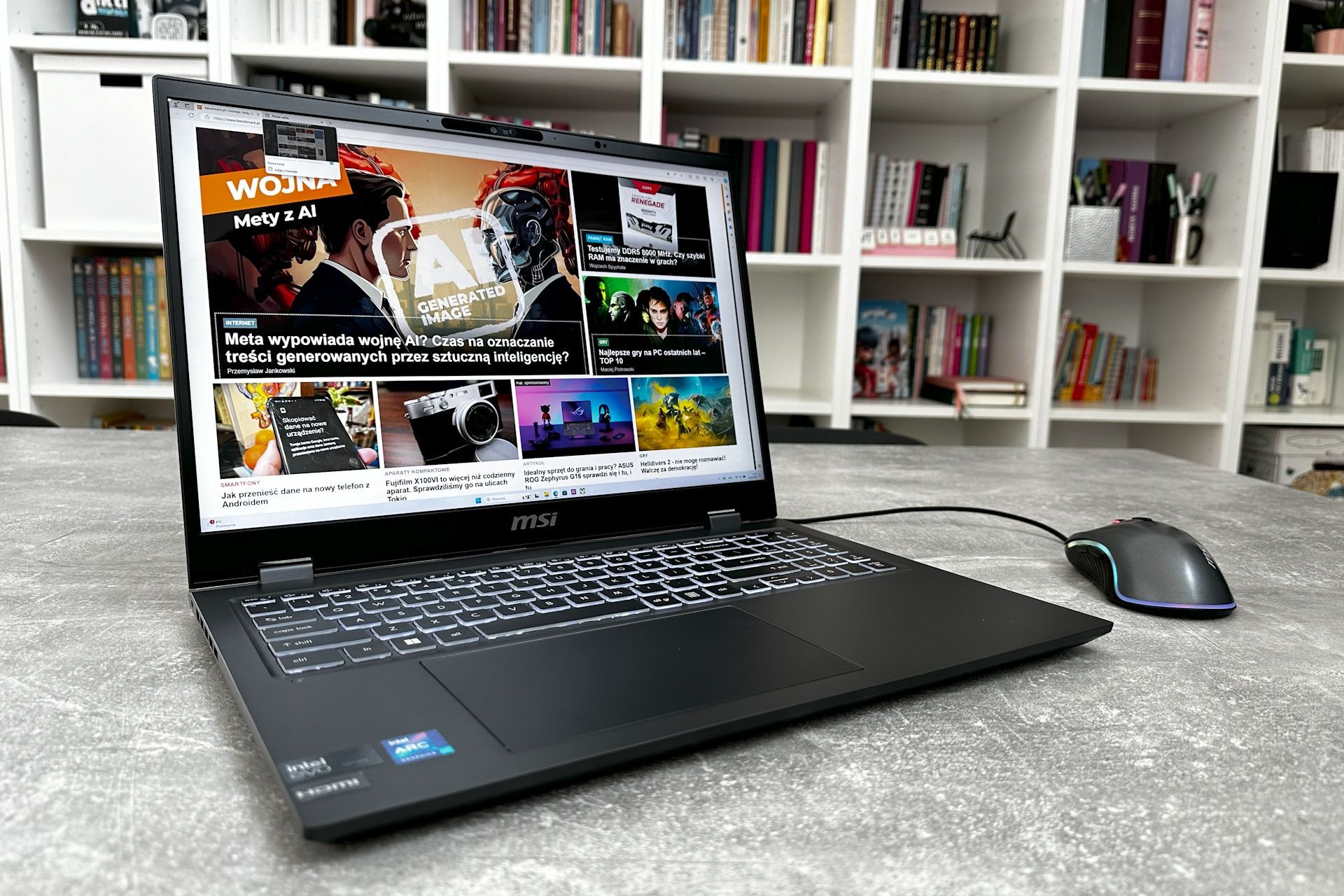 MSI Prestige 16 AI Evo - z lepszego profilu z myszką
