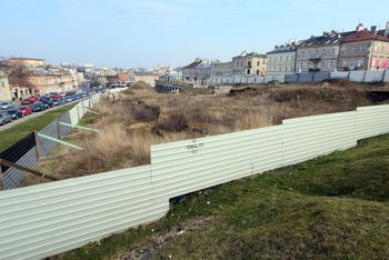 Lublin: Setki aut będą mogły zaparkować obok ratusza. Koparki wjechały na teren przyszłej inwestycji