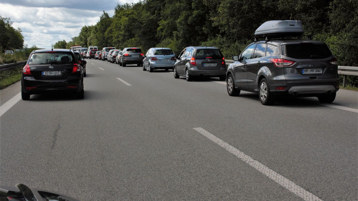 Za granicą tworzenie korytarza życia to naturalny odruch przy dojeżdżaniu do zatoru