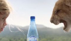 Remake spotu sprzed 30 lat reklamuje wodę Perrier