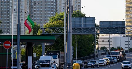 Kolejki w Rosji. Czekają, by przerobić auta na LPG