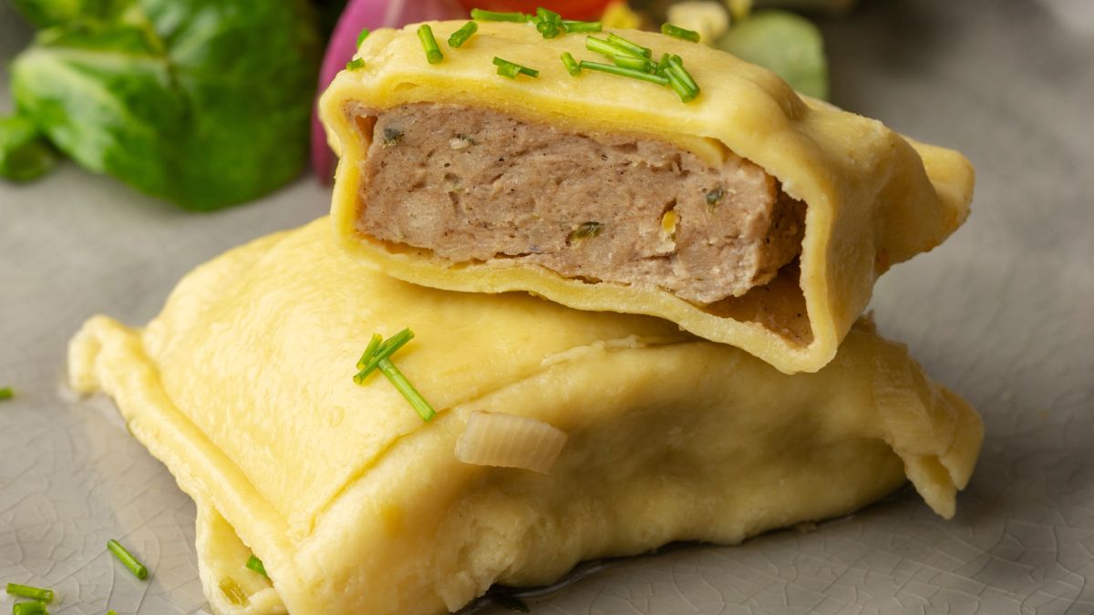 Niemieckie pierogi wyglądają jako duże włoskie ravioli