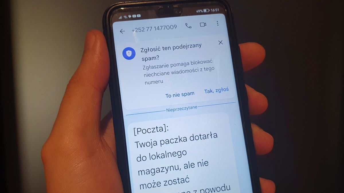 Uwaga na SMS o paczce