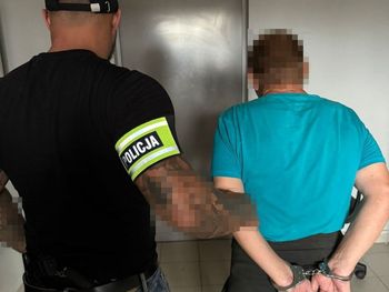 Bytom. Policjant po służbie zobaczył na ulicy poszukiwanego. Zatrzymał go i oddał w ręce kolegów