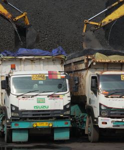 Gdy cofał, usłyszał krzyk. Pod ciężarówką zobaczył kobietę