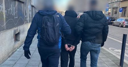 Atakował ludzi na ulicy. Pokrzywdzona ma złamany noc