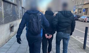 Atakował ludzi na ulicy. Pokrzywdzona ma złamany noc