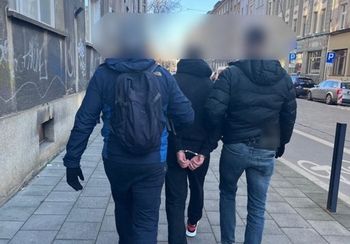 Atakował ludzi na ulicy. Pokrzywdzona ma złamany noc