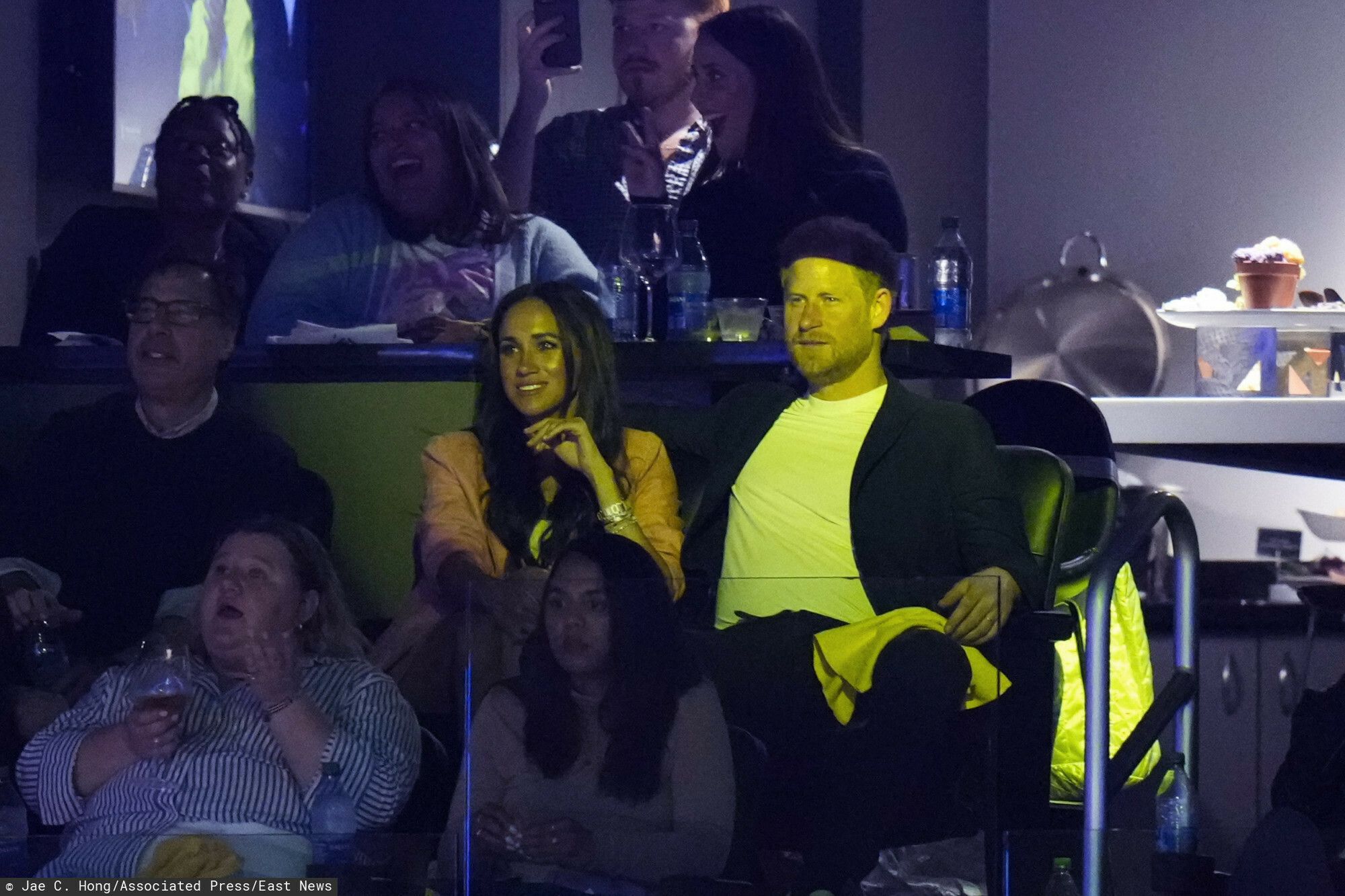Książę Harry i Meghan Markle na meczu Lakersów