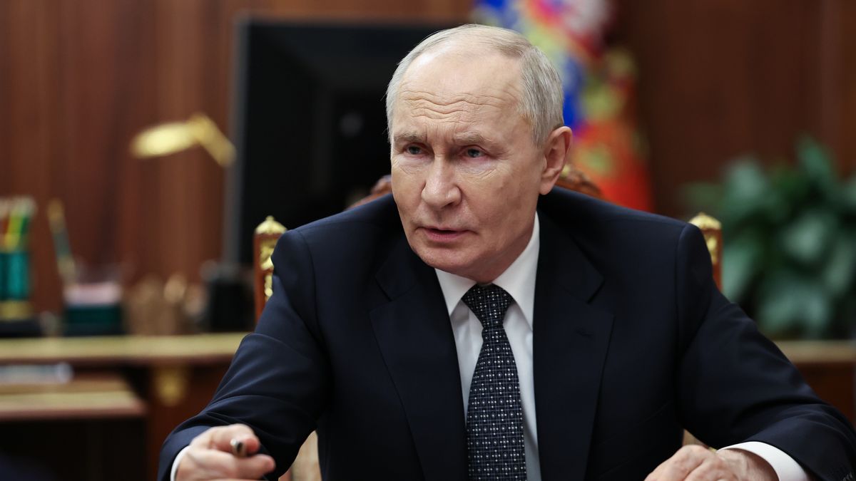 Russian President Vladimir Putin meets with Zaporozhye Region Governor Yevgeny Balitsky (not pictured) at the Kremlin in Moscow, Russia, 20 July 2026. EPA/ALEXANDER KAZAKOV/SPUTNIK/KREMLIN / POOL MANDATORY CREDIT Dostawca: PAP/EPA.