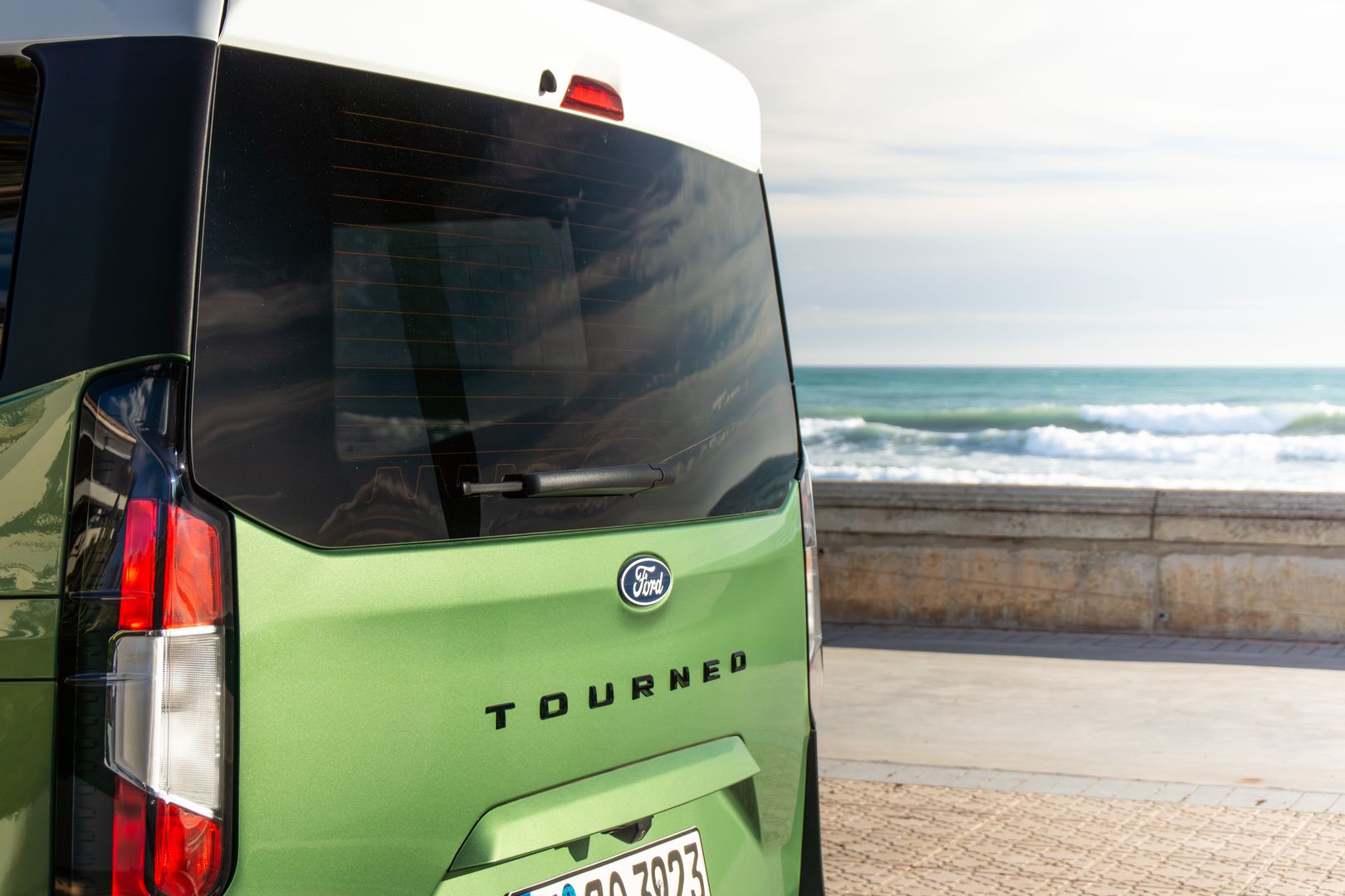 Ford Tourneo i Transit Courier 2024