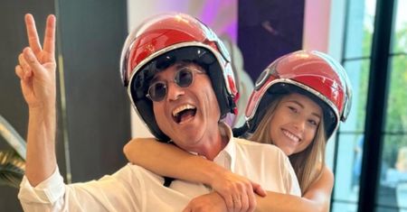Agata i Piotr Rubikowie odtworzyli wspólne zdjęcie SPRZED 18 LAT. "Czas leci, a my nadal na jednym wózku". Romantycznie? (FOTO)