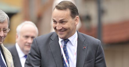"Pragnę oświadczyć". Sikorski odpowiada Kaczyńskiemu