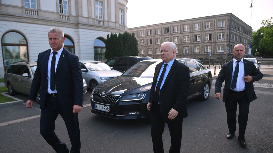 Ochroniarze z Grom Group towarzyszą prezesowi PiS Jarosławowi Kaczyńskiemu co najmniej od 2010 roku