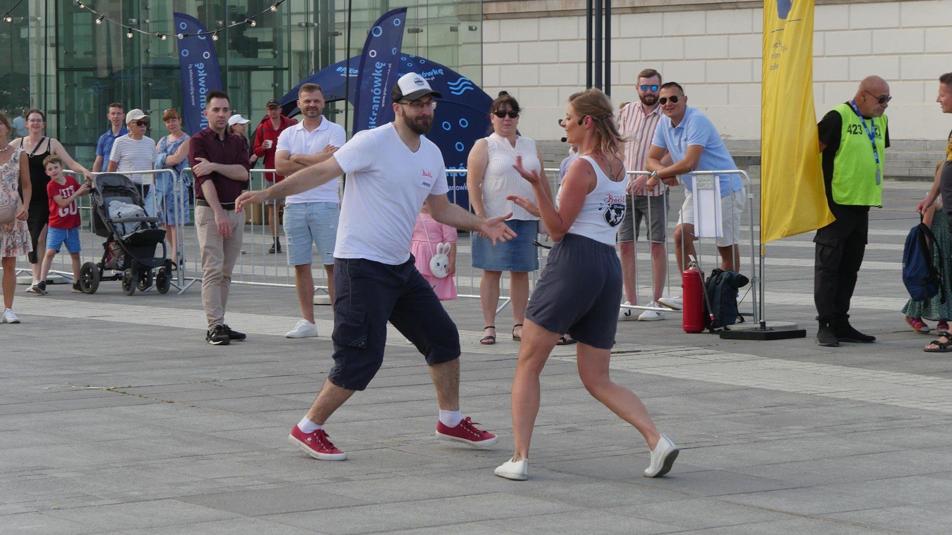 Wakacyjna balanga na placu Wolności