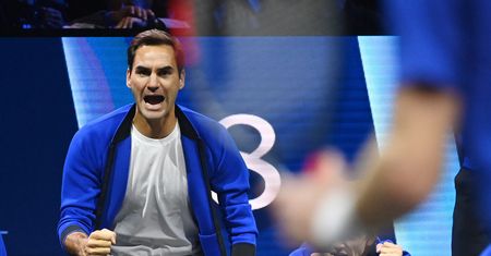 Federer płakał, gdy śpiewała. To o niej napisał