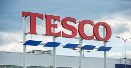 Tesco ma problem przez gigantyczną premię dla prezesa. Akcjonariusze grożą buntem