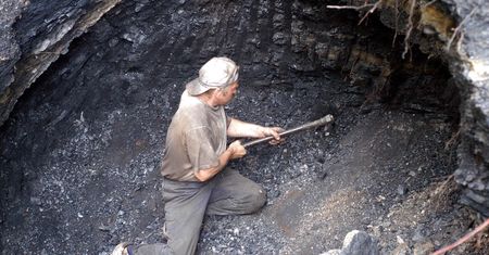 "To plama na honorze polskiego górnictwa". Biedaszyby to akt desperacji