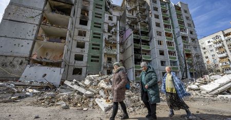 Wstrząsająca relacja z Czernihowa. "Niesamowity huk, odór i lecące wszędzie szkło"